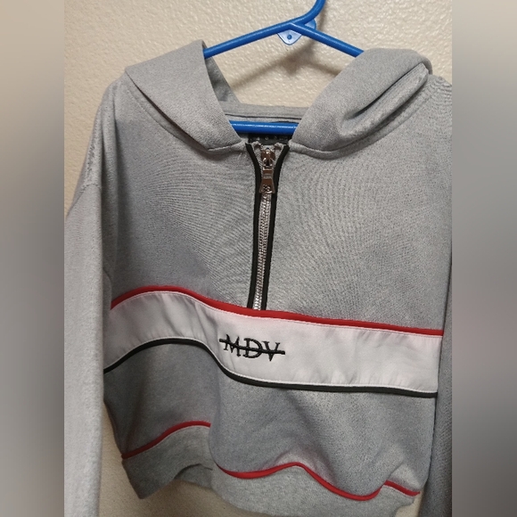 Maniere De Voir (MDV) size 10 crop hoodie - Picture 3 of 7